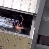 Argentino filmado agredindo a irmã é preso em BC