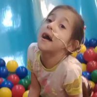 Mãe pede ajuda para comprar remédios e suplementos para doença rara