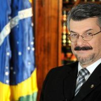 Ministro catarinense do STJ é acusado de assédio contra jovem de 18 anos