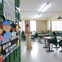 Sinte entra na justiça contra lei que restringe atuação de professores em sala