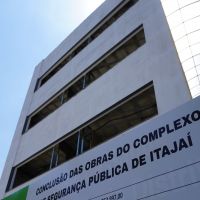 10 anos de atraso: obra do complexo da Polícia Civil em Itajaí é retomada
