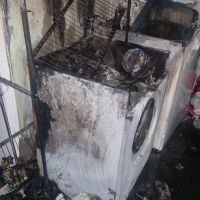 Vizinho apaga incêndio em máquina de lavar na Barra