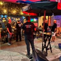 Operação fiscaliza bares e clubes em Itajaí