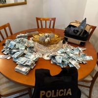 Alvo de operação do Banco Master joga dinheiro pela janela em Balneário Camboriú