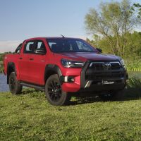 Hilux volta ao top 10 e agita ranking dos carros mais vendidos do Brasil