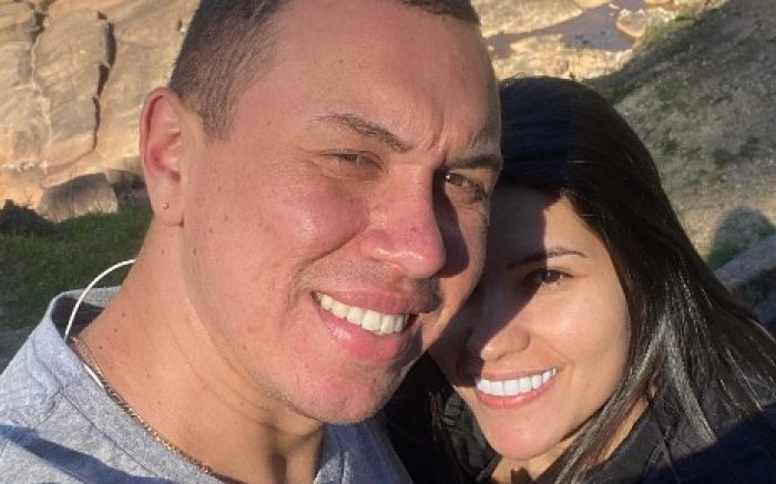 Moto em que estava o casal bateu na traseira de um guincho na BR 101, em Itapema (Foto: Leitor e redes sociais)