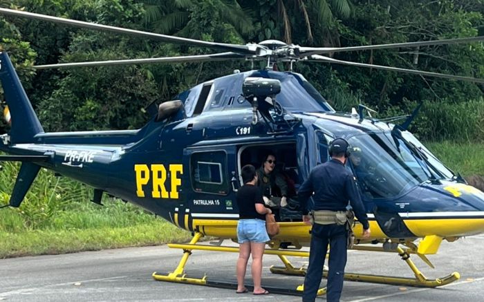 Operação conjunta entre PRF e Samu garantiu atendimento rápido à criança durante tarde de trânsito intenso nas BRs 101 e 376 (Foto: Divulgação/PRF)