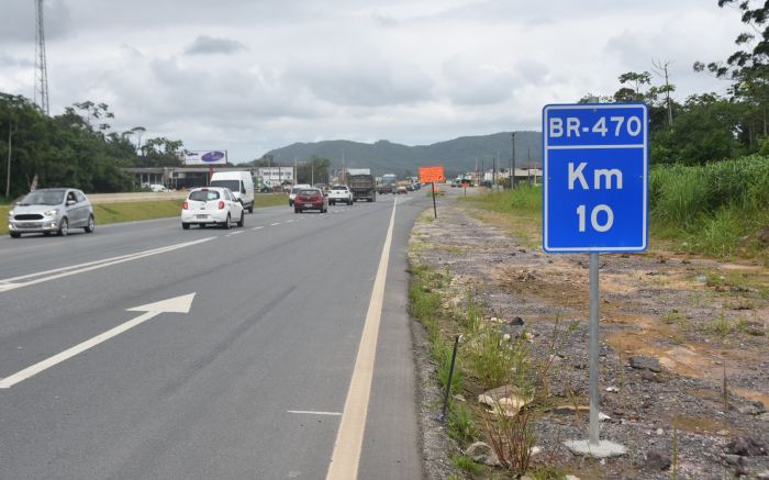 BR 470 em Navegantes começa a manhã com tranqueira
