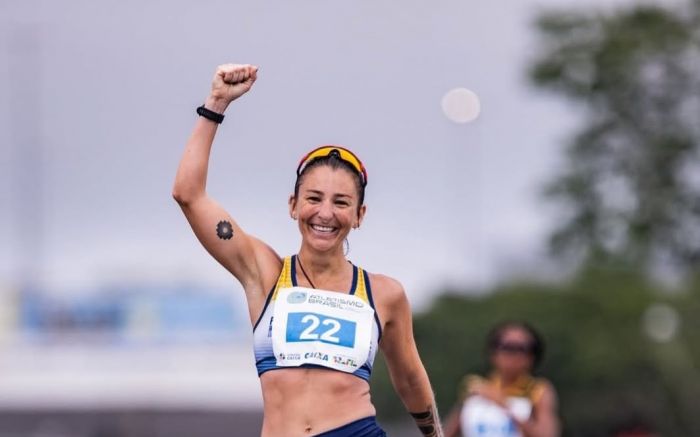 Mayara vai disputar a prova de maratona pela equipe brasileira (Foto: Divulgação)