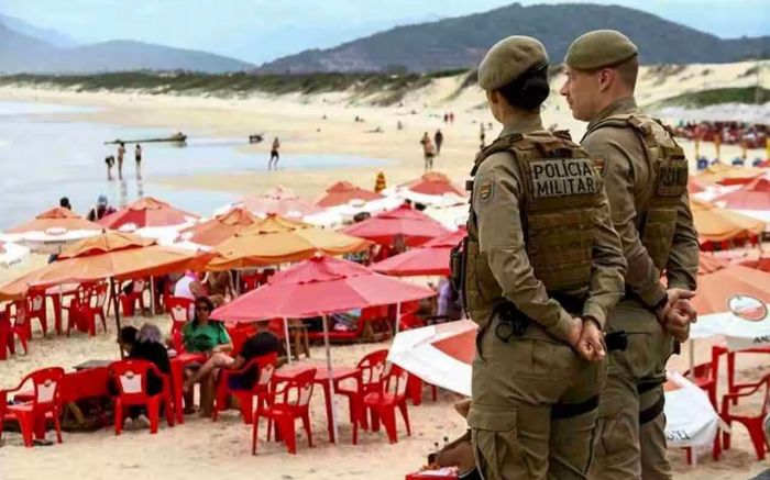 Reforço da segurança na temporada de verão teria reduzido criminalidade (Foto: Divulgação/Secom SC)