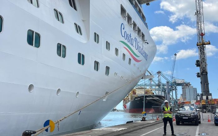 Navios fizeram escalas em Itajaí e Balneário Camboriú (Foto: Ana Zigart)