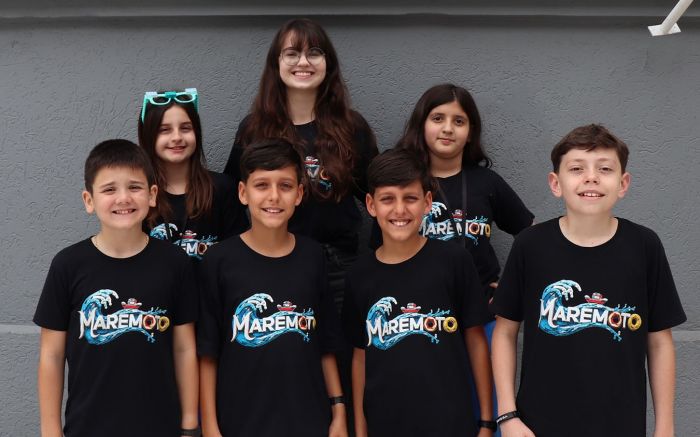 Grupo com seis alunos precisa de apoio para viagem internacional