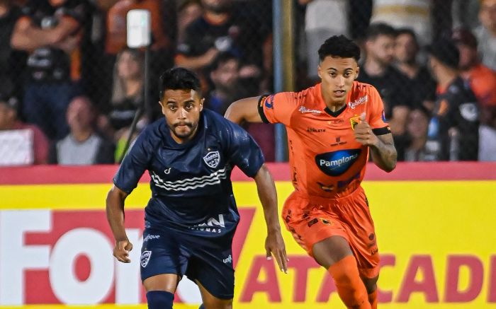 Barra quebrou invencibilidade histórica do Santa em sua casa (Foto: Tiago Winter)