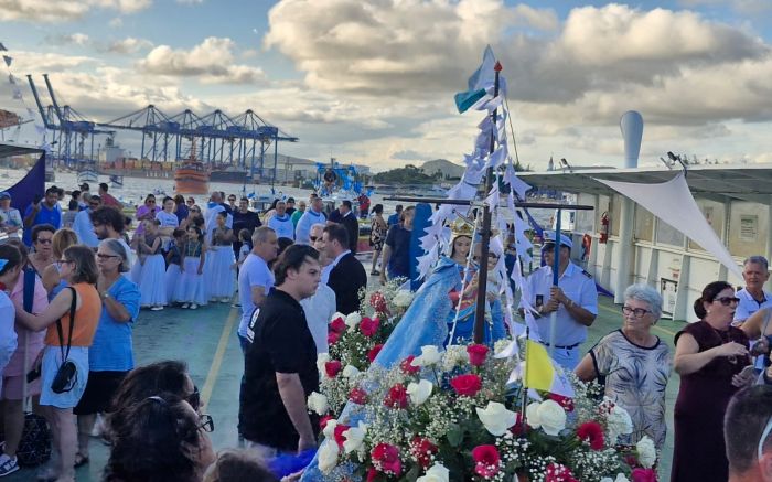 Na noite deste domingo tem show da dupla Thaeme e Thiago