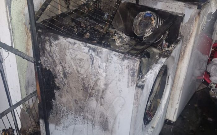 Bombeiros fizeram o rescaldo e orientaram o proprietário (Foto: CBMSC)