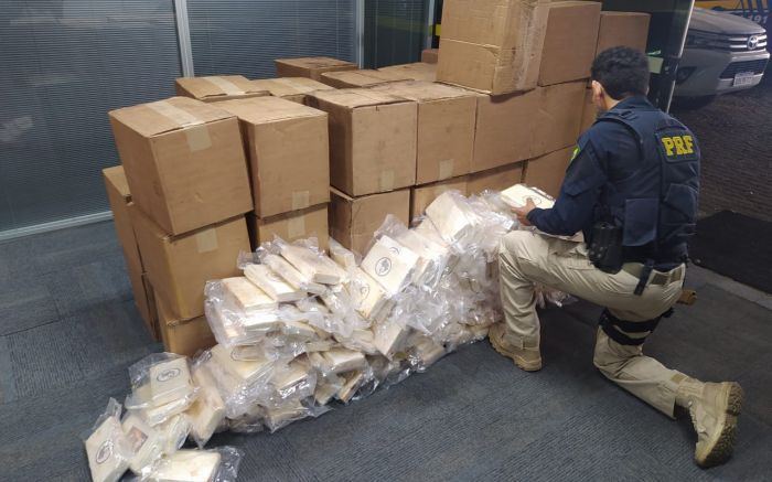 Investigação quer prender envolvidos no transporte de 1,3 tonelada de cocaína interceptada em Itajaí