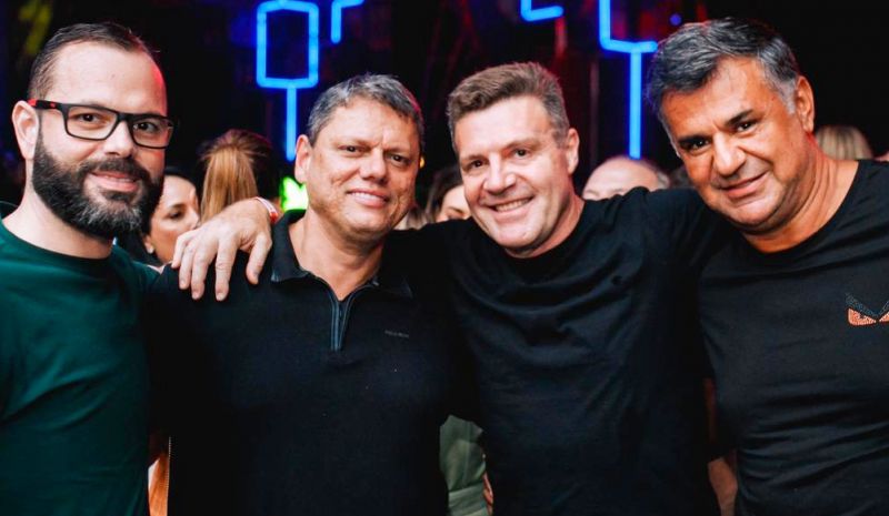No clique, o senador eleito JORGE SEIF JUNIOR, EDUARDO PHILIPPS, TARCÍSIO e JAILSON FERREIRA.