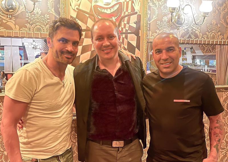 O médico Dr. Danny Cesar se reuniu com os amigos Falcão, o rei do futebol de salão, e Emerson Sheik, ex-jogador de futebol do Corinthians, em um jantar no mais novo point de Balneário Camboriú: o restaurante Paris 6