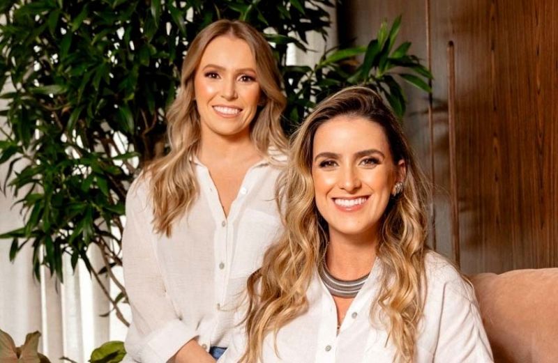 As arquitetas MARIA ONDINA GARCIA e ELUIZE MENDES, da GM Arquitetura & Interiores, já estão nos preparativos para sua terceira participação na mostra CasaCor SC, que neste ano terá duas edições no estado, uma em Balneário Camboriú e outra em Florianópolis. A dupla, que já esteve na mostra de Balneário Camboriú em 2017 e Itapema em 2018, está empolgada com o novo desafio, que ainda é mantido em sigilo, mas que prometem: será incrível