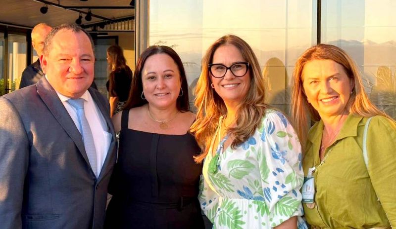 No lançamento do livro “Infâncias Roubadas”, realizado na terça-feira (11), em Florianópolis, o secretário de Fazenda de Balneário Camboriú, SILVIO RIBEIRO, a empresária e ativista JOCINÉIA DE JESUS, a organizadora da publicação, desembargadora do Tribunal de Justiça de Santa Catarina, ROSANE PORTELA WOLFF e a empresária DENISE LEONI