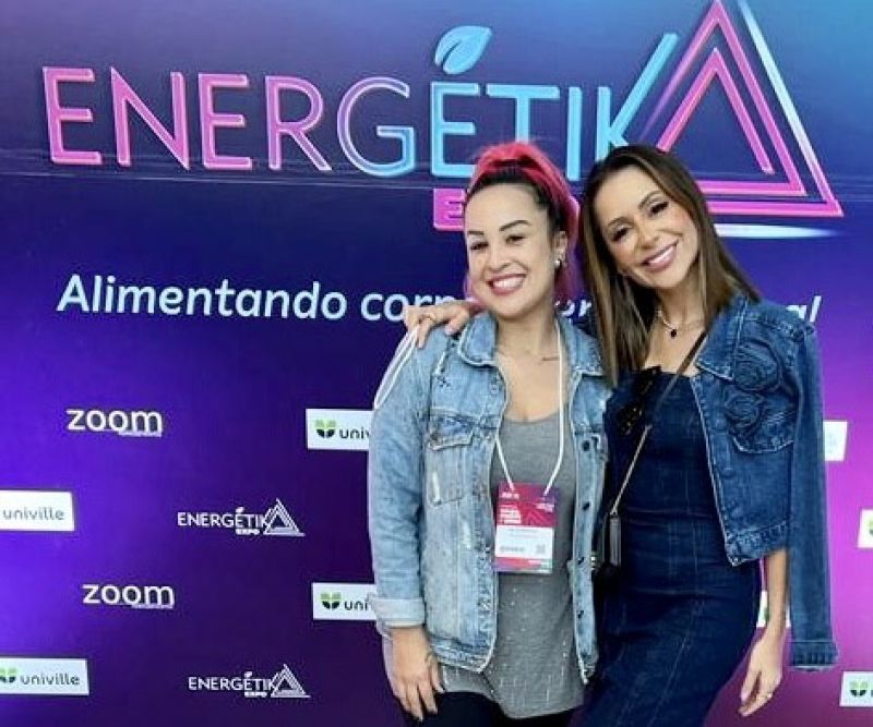 As influencers Melissa Menezes e Raissa Arcanjo estiveram na concorrida EnergétikaExpo que aconteceu no último finde em BC