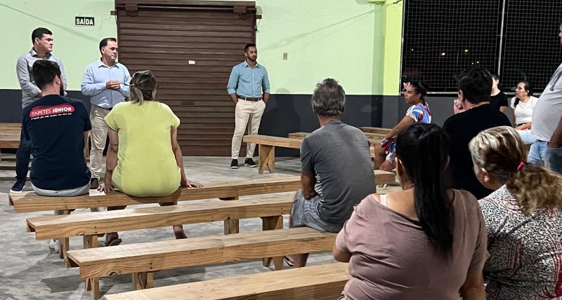 O vereador pexêro beato Beto Cunha (PL) e o secretário estadual Robison Coelho (PL) estiveram no Campeche pra escutar o povão (foto: divulgação)