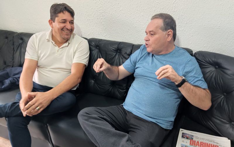 O empresário e pré-candidato a prefeito de Penha, Júlio César Duarte, o Júlio Lanches, visitou o socadinho escriba  (foto: divulgação)