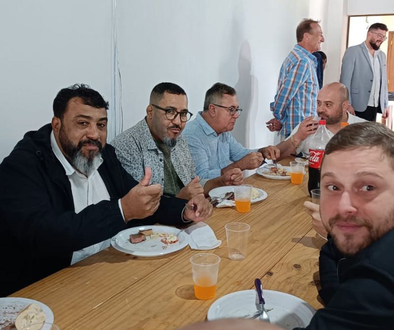 Se ajuntou! O povo do partido Agir almoçou com o pré-candidato a prefeito da city pexêra, Robison Coelho (PL) (foto: divulgação)