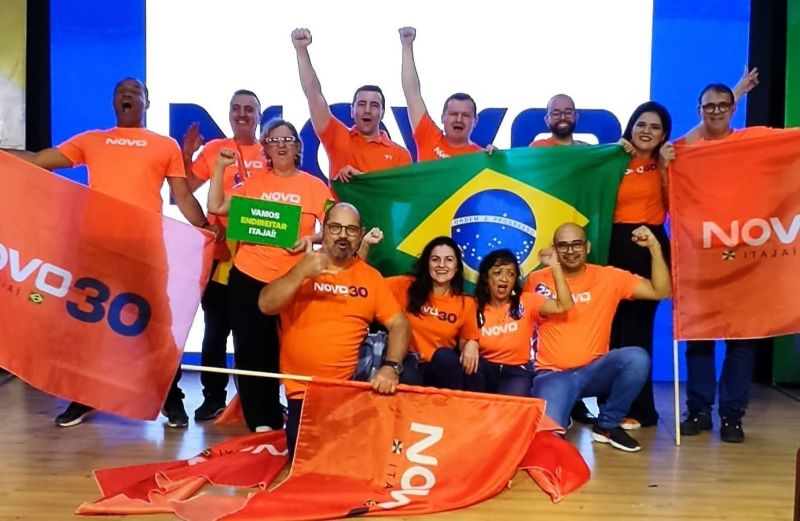 O Novo de Itajaí segue firme, garante seu presidente Jorge Otero, com a apresentação de 18 nomes à piramidal casa do povo. Os escolhidos fizeram um curso de como plantar e colher tâmaras. Do plantio à colheita são apenas 100 anos... (foto: divulgação)