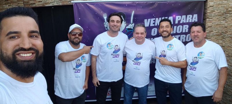 O candidato a vereador Junior da Vila e seus apoiadores: Diego Cardoso, Diego Colsani, Paulinho do Guincho e Thiago Ranciaro