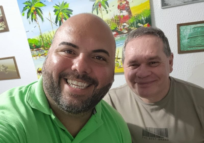 O candidato a vereador pexêro, Klaus Fischer (PRD), fez uma visita de cortesia ao socadinho escriba  (foto: divulgação)