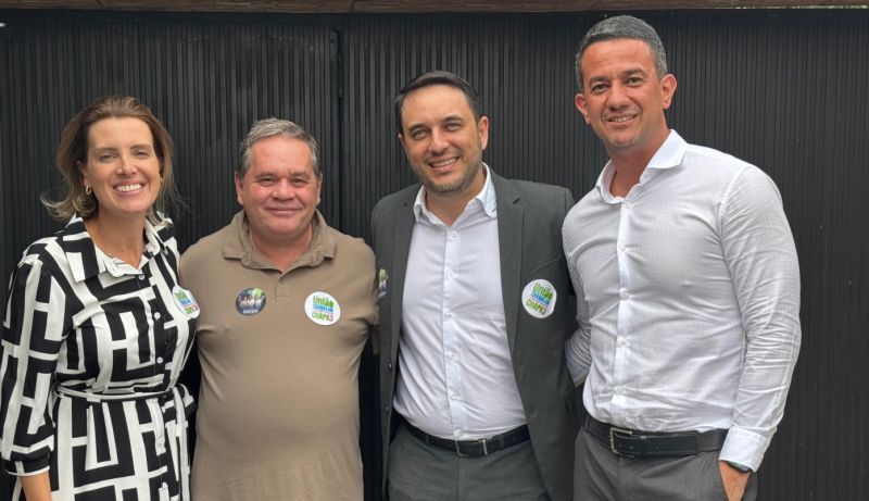 Ana Paula Colzani, candidata à reeleição da subseção de Itajaí da OAB-SC; Juliano Mandelli, candidato a presidente da OAB-SC e Thiago Custódio, candidato ao conselho estadual da OAB-SC, fizeram uma visita de cortesia ao socadinho escriba (foto: Luis Gustavo Debiasi)