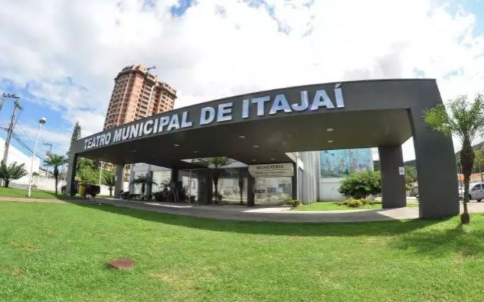 Outro nome para o Teatro Municipal de Itajaí?