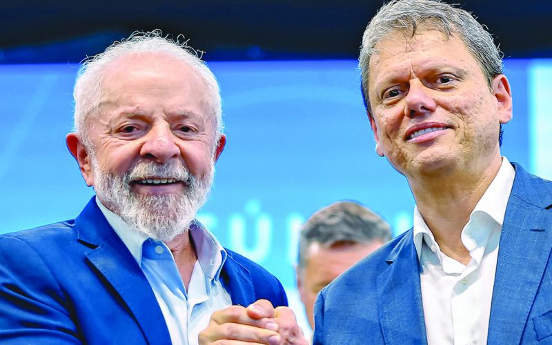 Deu nos dedos. O presidente Lula (PT) anunciou que vem a Itajaí, mesmo o governador Jorginho Mello (PL) falando mal dele (Foto: Ricardo Stuckert)