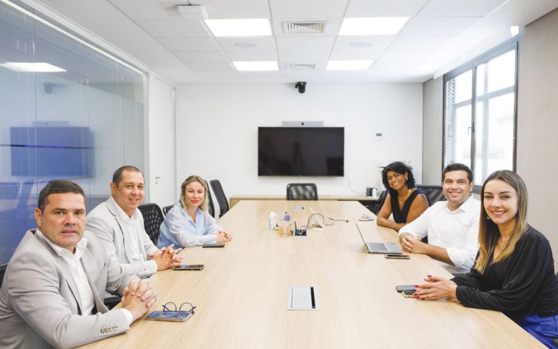 O prefeito Robison Coelho (PL) e o diretor-presidente da Itajaí Participações, futebolista Níkolas Reis, juntamente com outros bagrões, visitaram a Bolsa de Valores de São Paulo, a B3