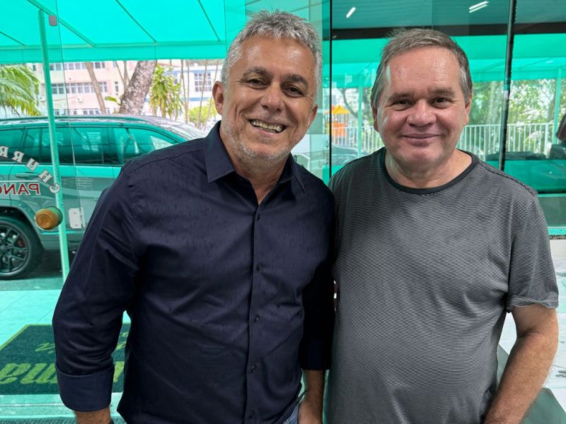 Conversei com o secretário de Desarticulação, ops, Articulação Política e Relações Institucionais da prefa, Beto Castilho 