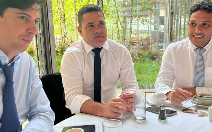 Prefeitos da região em reunião com banco BTG nos States