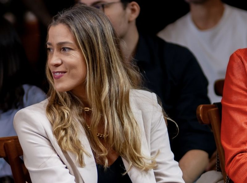 Gisele Onofre, a toda boa e competente mulher do marketing do Grupo Almeida Jr, foi uma das presenças de destaque, na fila A, do Balneário Fashion Show, onde esteve prestigiando os amigos da OneSpot Promo que realizou tudo aquilo lindamente pra gente