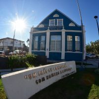 Biblioteca pública: 25 anos de uma conquista