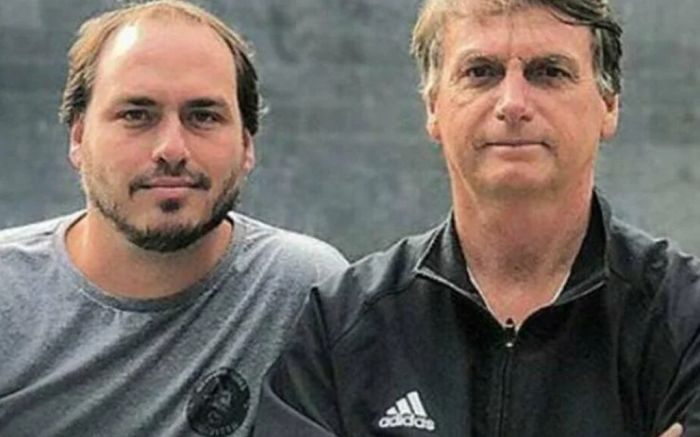 Carlos Bolsonaro candidato ao Senado em Santa Catarina?