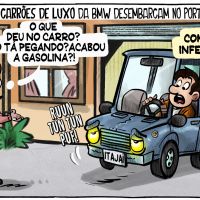 Carrões de luxo da BMW desembarcam no Porto de Itajaí