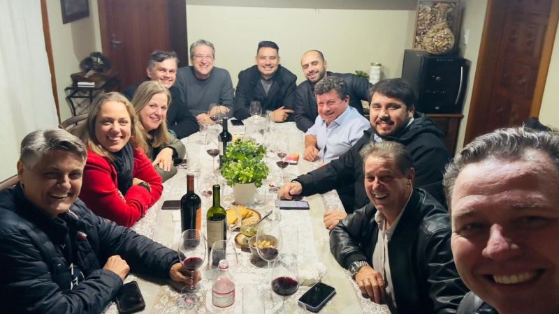 O amor está no ar! Vereadores de oposição em BC podem virar situação...