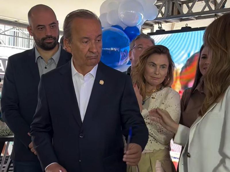 Rolou protesto na passagem do Ruth Cardoso pro governo, com a presença do governador Jorginho Mello (PL)