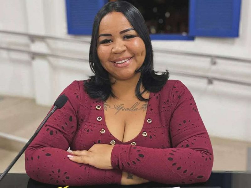 Trabalho árduo! A vereadora de Ponta Nova (MG), Fernanda Felix Bitencourt (Agir), revela as agruras do cargo no Brasil, por conta da falta de tempo: “Eu preciso respirar, lavar minha roupa, fazer comida, cuidar dos meus filhos, se depilar e meter...”