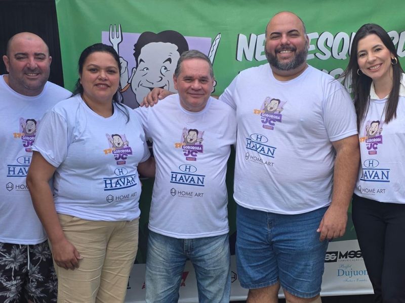 O vereador serelepe Cristiano Klaus Fischer (PRD), sua simpática assessora Vânia, a Pri do Baile dos Idosos do Barroso e seu esposo Fabrício já garantiram presença na 17ª Gororoba do JC