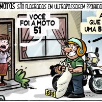 Mais de 50 motos são flagradas em ultrapassagem proibida em Itajaí