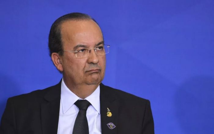 Pesquisa: Jorginho segue líder, mas com alerta ligado