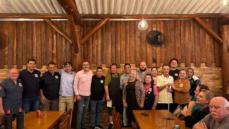 O MDB de Piçarras se reuniu e reforçou apoio à pré-candidatura de Andressa Pera à Leléia