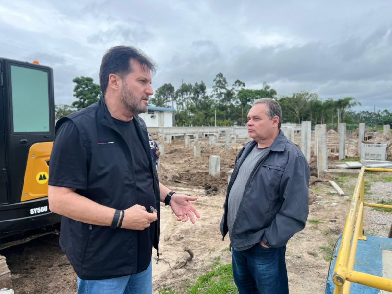 O JC, convidado pelo diretor-geral do Semasa, Celso Hugo Praun, o Celsinho, visitou as obras da nova Eta de Itajaí (foto: divulgação)