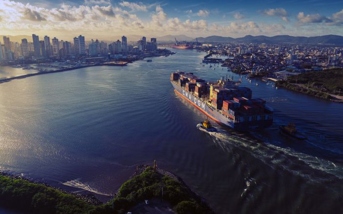 É bonito o entardecer no rio